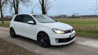 Volkswagen Golf GTI 2.0 TSI Svensksåld 211hk, Glastak lucka