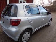 Toyota Yaris 5D AC KYLER/NYBES/FULLSERV/15200 MIL