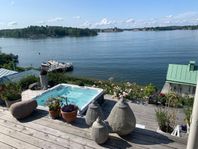 Fantastisk sjötomt Vaxholm med bastu,jacuzzi.