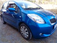 Toyota Yaris 5D 1.3 MV O KUPEFLÄKT/AC/17900 MIL/FINANS/INBYT