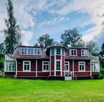 Skarpö- villa med havsutsikt uthyres i juli