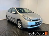 Toyota Prius 1.5 VVT-i + 3CM CVT VÄRMARE LÅGA MIL