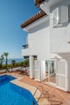 Modernt hus, uppvärmd pool, havsutsikt 8p (Nerja)