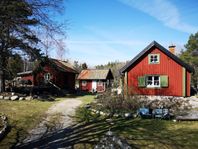 Sommartorp i Tyresö, ostört läge, nära till bad