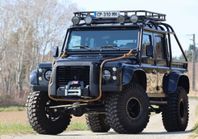 Land Rover Defender SVX 'Spectre'    James Bond