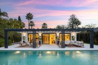 Fängslande modern villa i Marbella