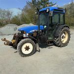 New Holland TN70F - 2,7 ton - smal traktor / "Narrow" tracto