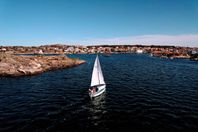 Segelbåt och boende i ett - Käringön