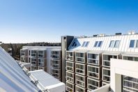 Lägenheten högst upp med härliga snedtak och fint ljusinsläp