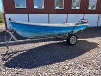 Motorbåt med trailer