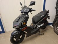 Viarelli Monztro EU moped nu 23900 kr hjälm på köpet