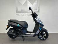 Peugeot Kisbee 4-takt Satin Flash Silver FRI LEV I SKÅNE