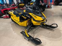 Ski-Doo MXZ XRS Comp 850 E-Tec Turbo R 2024 / Dubbad matta
