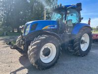 Traktor NEW HOLLAND T7060