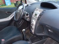 Toyota Yaris 5D 1.3 VVT-i NYSERV/FULLSERV/AC/BRA DÄCK/FINANS