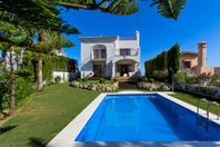 Modern villa med havsutsikt Estepona