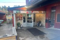 Restauranglokal med ventilation-Tumba-Vältrafikerad väg