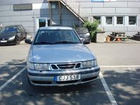 Saab 9-3  2.0 T ,INTE besiktad,startar och går normal,