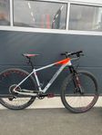 Cube hardtail carbon strl L