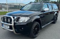 Nissan Navara Dubbelhytt 3.0 dCi V6 4x4 / Flakkåpa / Mudhjul