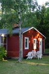 Natur- och havsnära sommarstuga och attefallshus uthyres