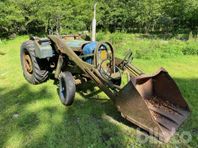 Veterantraktor Fordson Power Major med lastare