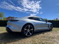 Porsche Taycan 4S Performance 571 HK SportChr 21" Panorama