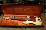 Begagnad Fender Precision Bass från 1966 Olympic White