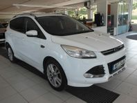 Ford Kuga 2.0 AWD Titanium Plus (140hk) Dragkrok/Motorvärmar