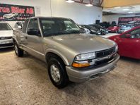 Chevrolet S-10 Extended Cab 4.3 V6 4WD Hydra-Matic