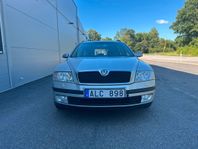 Skoda Octavia Kombi 1.6 MPI, 1200kr/24mån Räntefritt