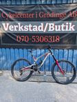 Begagnad nyservad Nukeproof Pulse DH Comp i bra skick