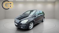 Mercedes-Benz B 180 / 6 MÅNADER GARANTI / 0% RÄNTA