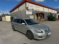 Toyota Avensis Kombi 2.0, Ny servad, 1 brukare