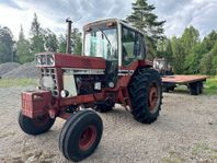 Traktor INTERNATIONAL 1086