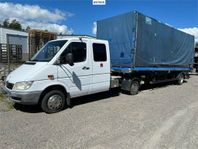 Dragbil Mercedes-Benz 413 CDI med trailer