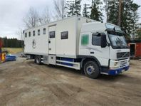 Hästlastbil med bodel Volvo FM7