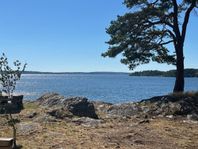 Stuga på sjötomt(egen brygga)nära Waxholm/Åkersberga