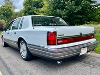 Lincoln Town Car VI KÖPER EL. FÖRMEDLAR GÄRNA DIN USA-BIL!