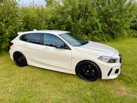 BMW 118I M-Sport/Shadowline/19"/M-Stolar/Rattvärme/Hifi