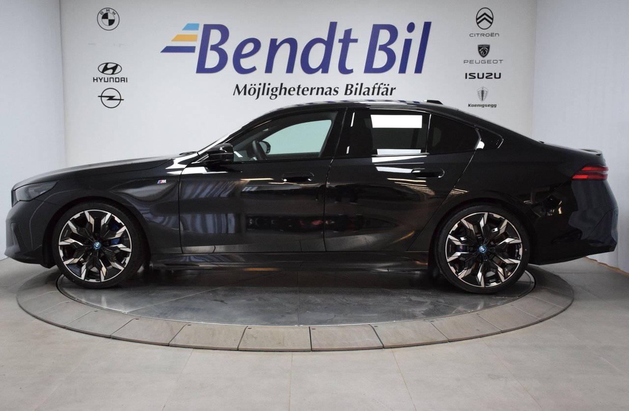 For sale BMW i5 M60 xDrive Sedan, 601hp, 2024 for sale at Bendt Bil