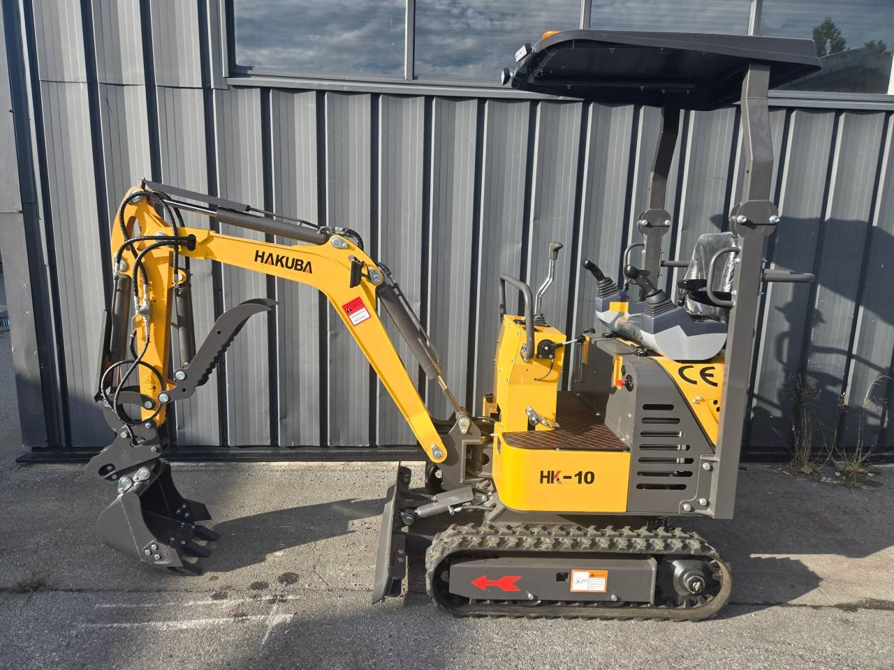 Ny minigrävare HAKUBA HK-10/O...