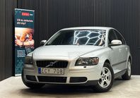 Volvo S40 1.6 Nybesiktigad UA Låga Mil Dragkrok Bytt Kamrem