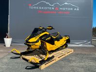 Ski-Doo MXZ X-RS w. Competition pkg 850 E-TEC Turbo R "DEMO"