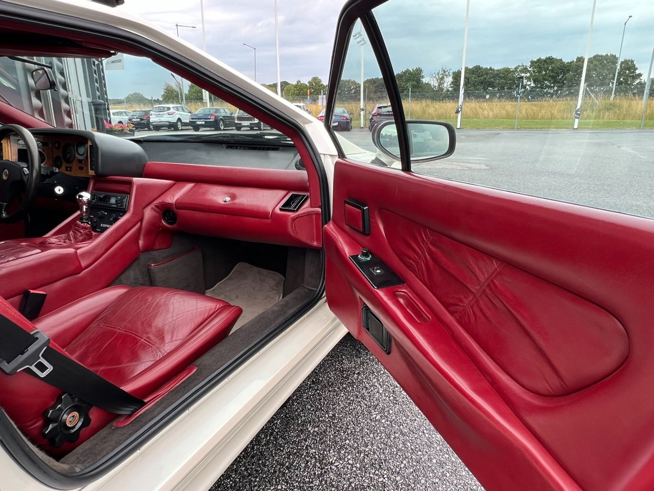 Lotus Esprit SE 2.2 Manuell, 5-trinn, 268hk, 1990