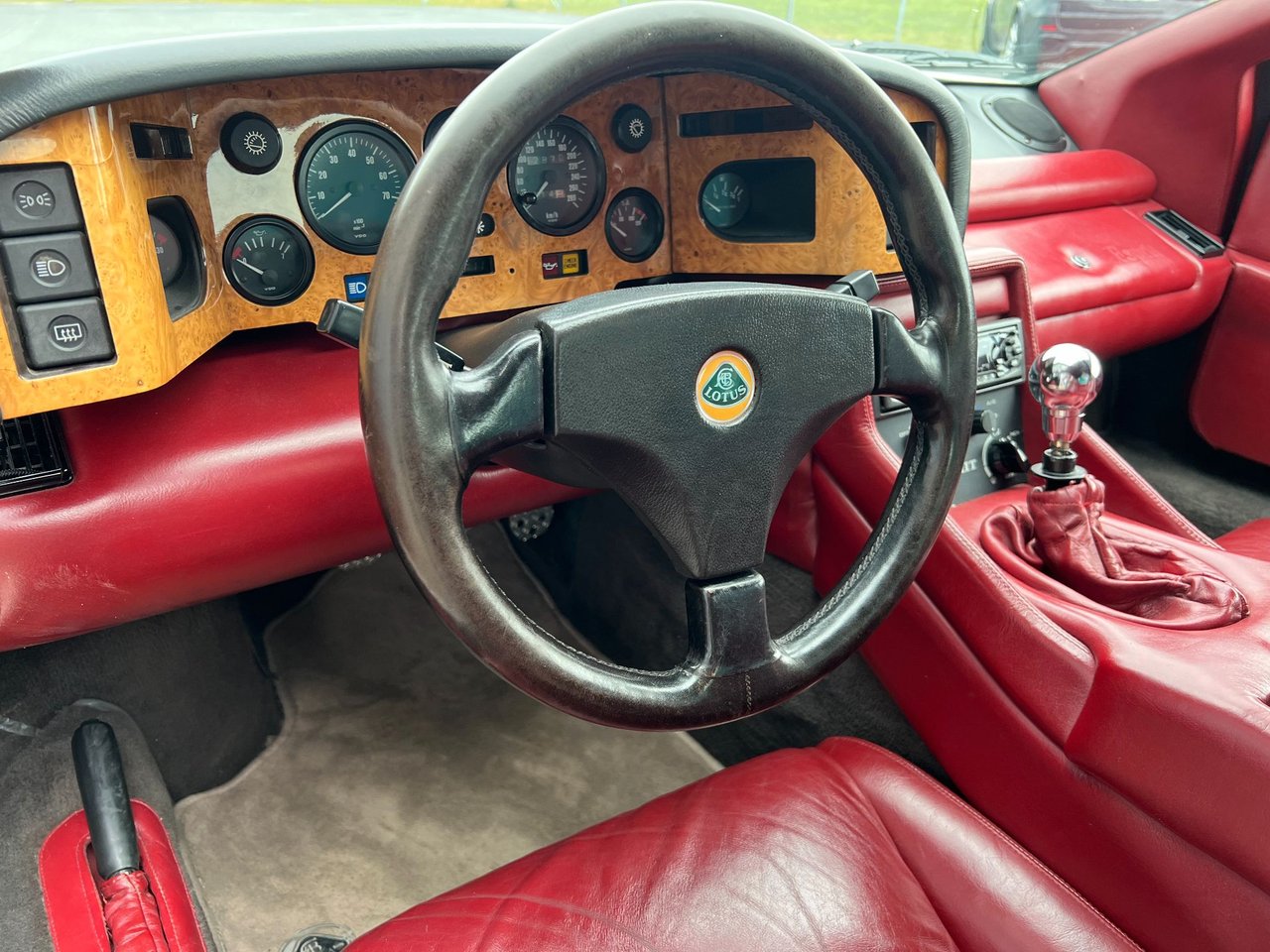 Lotus Esprit SE 2.2 Manuell, 5-trinn, 268hk, 1990