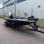 Fullutrustad Nitro Z17 Premium Sportfiskebåt