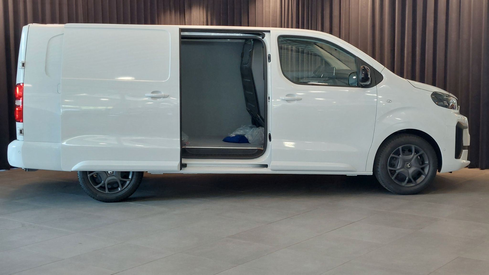 Citroën Jumpy Van Long 2.0 BlueHDi EAT, 177hp, 2024