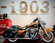 Harley-Davidson FLHRC Road King Jubileumshoj i Toppskick!