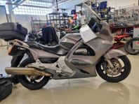 Honda ST 1300/2002. Motorpaket, sadel, sidoväska och m.m.